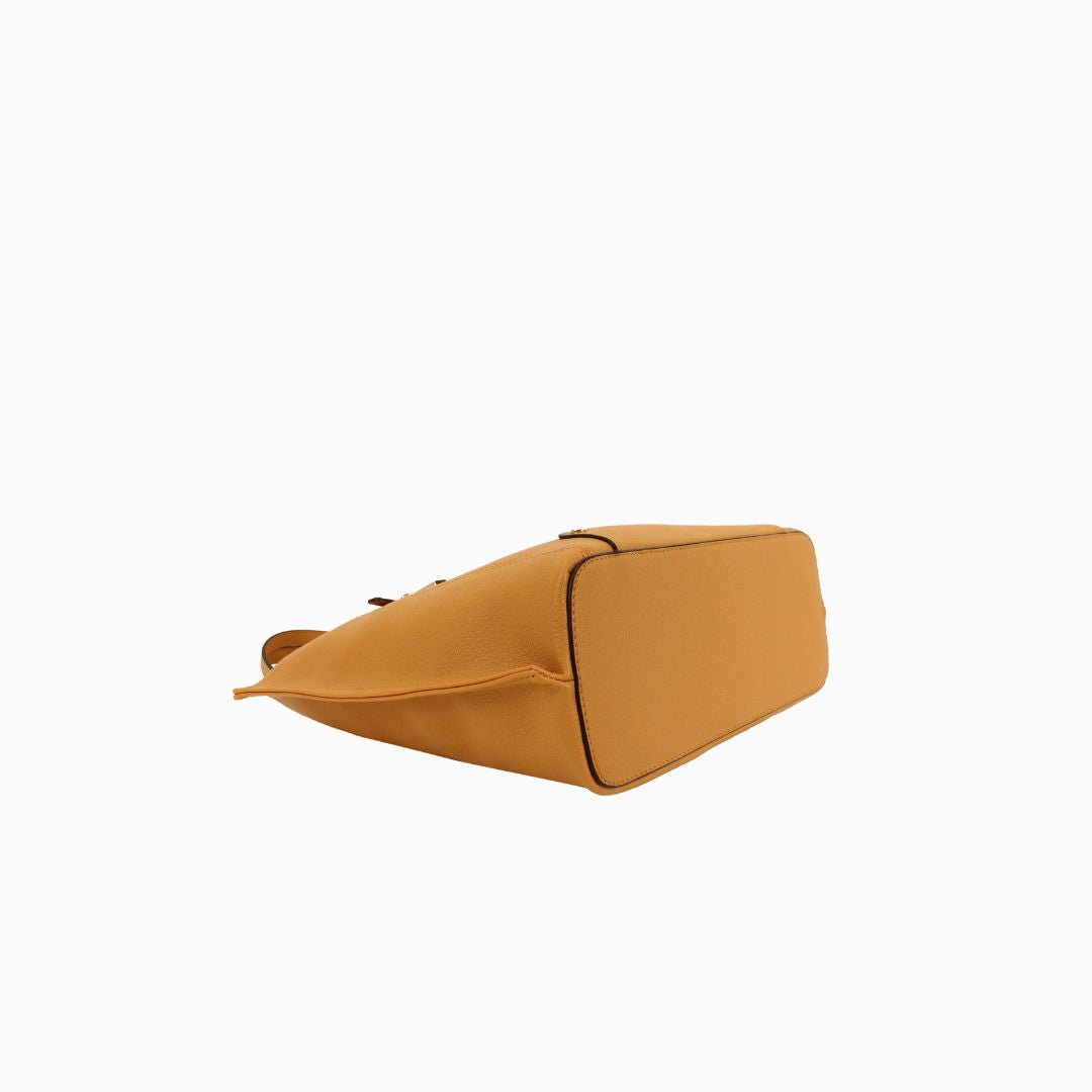 Chester Pebbled Zip Tote: Gold